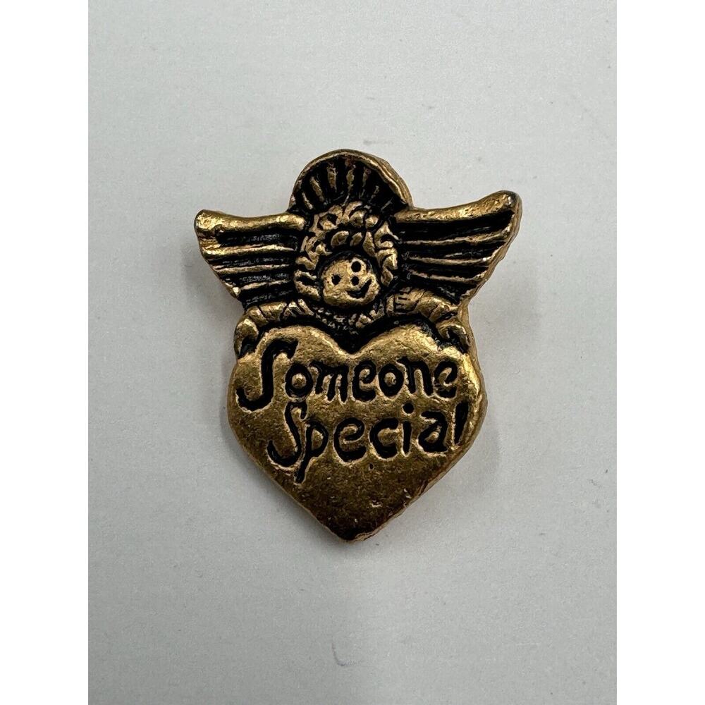 Vintage Someone Special Gold Colored Angel Holding Love Heart Lapel Pin‎